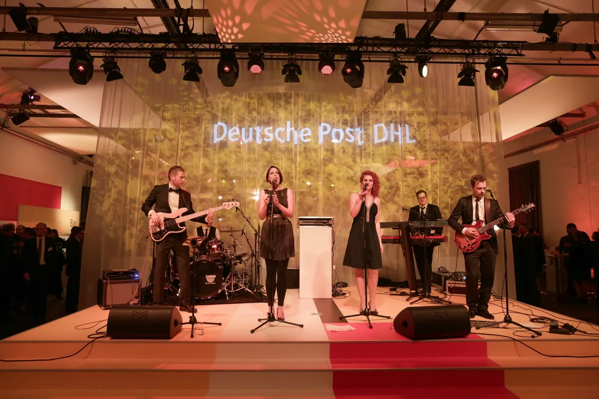 Dinner bei den Glory Nights Galerie mit Freunden.
